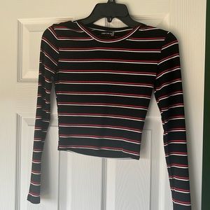 long sleeve tight fit crop top (excellent condition)